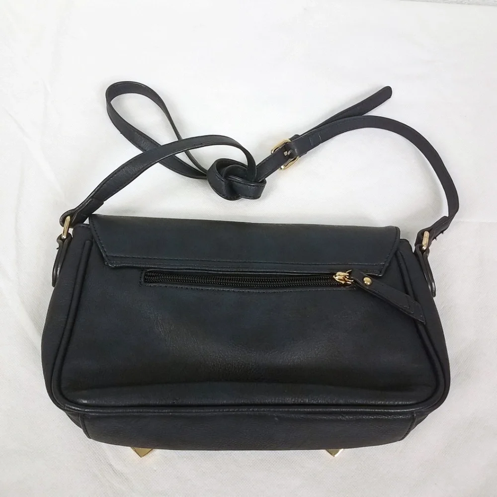 Charming Charlie Adjustable Strap Cross Body Bag - Picture 5 of 8